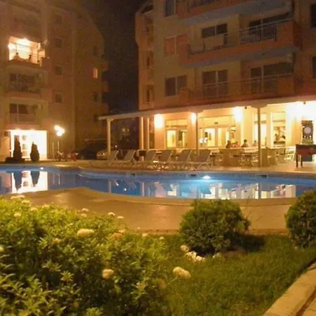 Happy 7 Apartment *