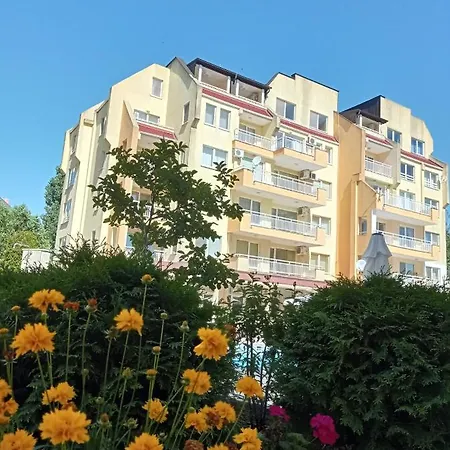 Happy 7 Apartment *